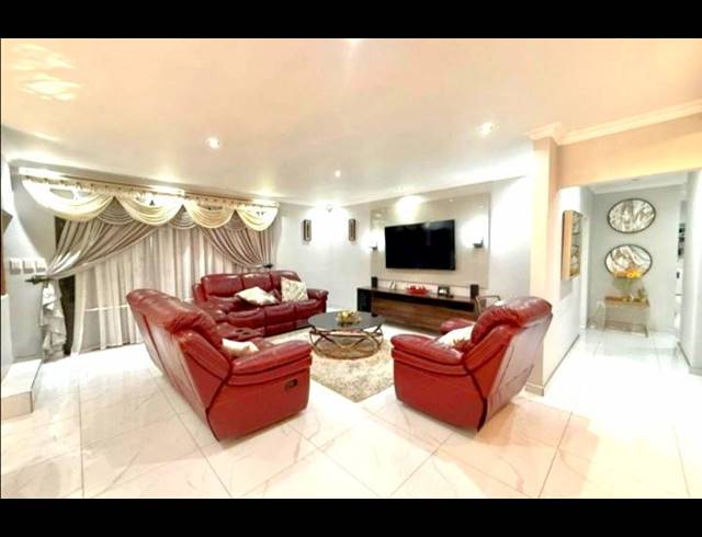 4 BEDROOM HOUSE FOR SALE IN BIRDSWOOD
